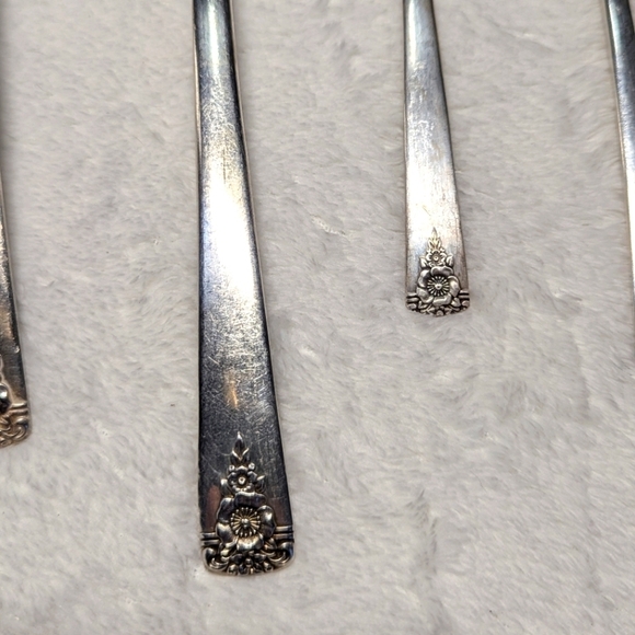 Vintage W.M. Rogers 5 Piece Reinforced Silver Plated Serving Ware - Picture 5 of 8